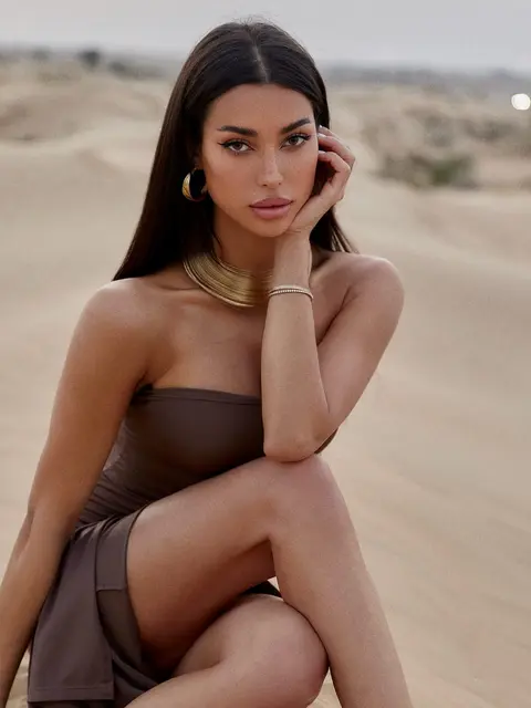 Sophia escort in Paris