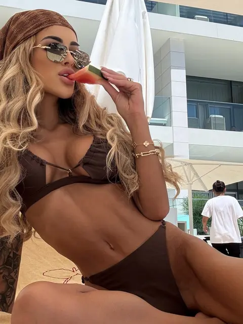 Tanya escort in Paris