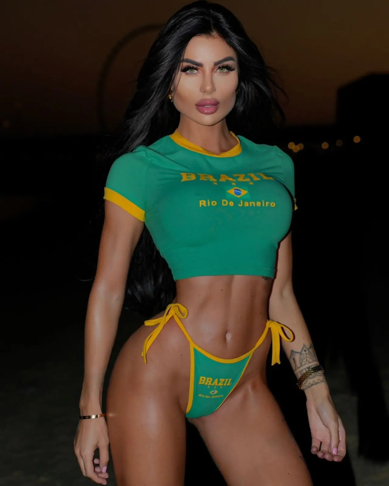 Vika escort in Paris
