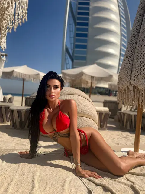 Vika escort in Paris