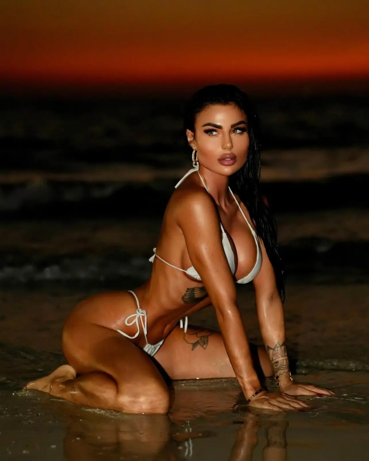 Vika escort in Paris