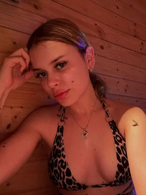 Vikki escort in Dubai