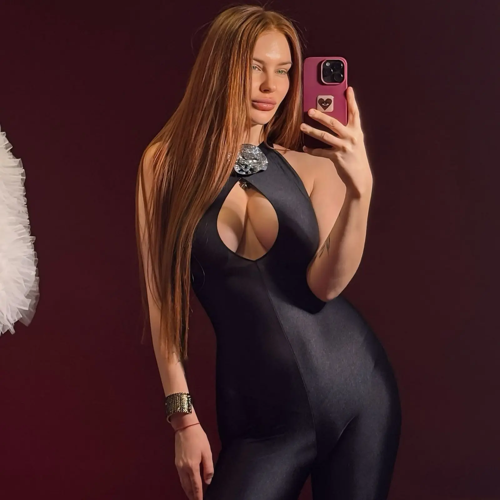 Viola escort in Dubai