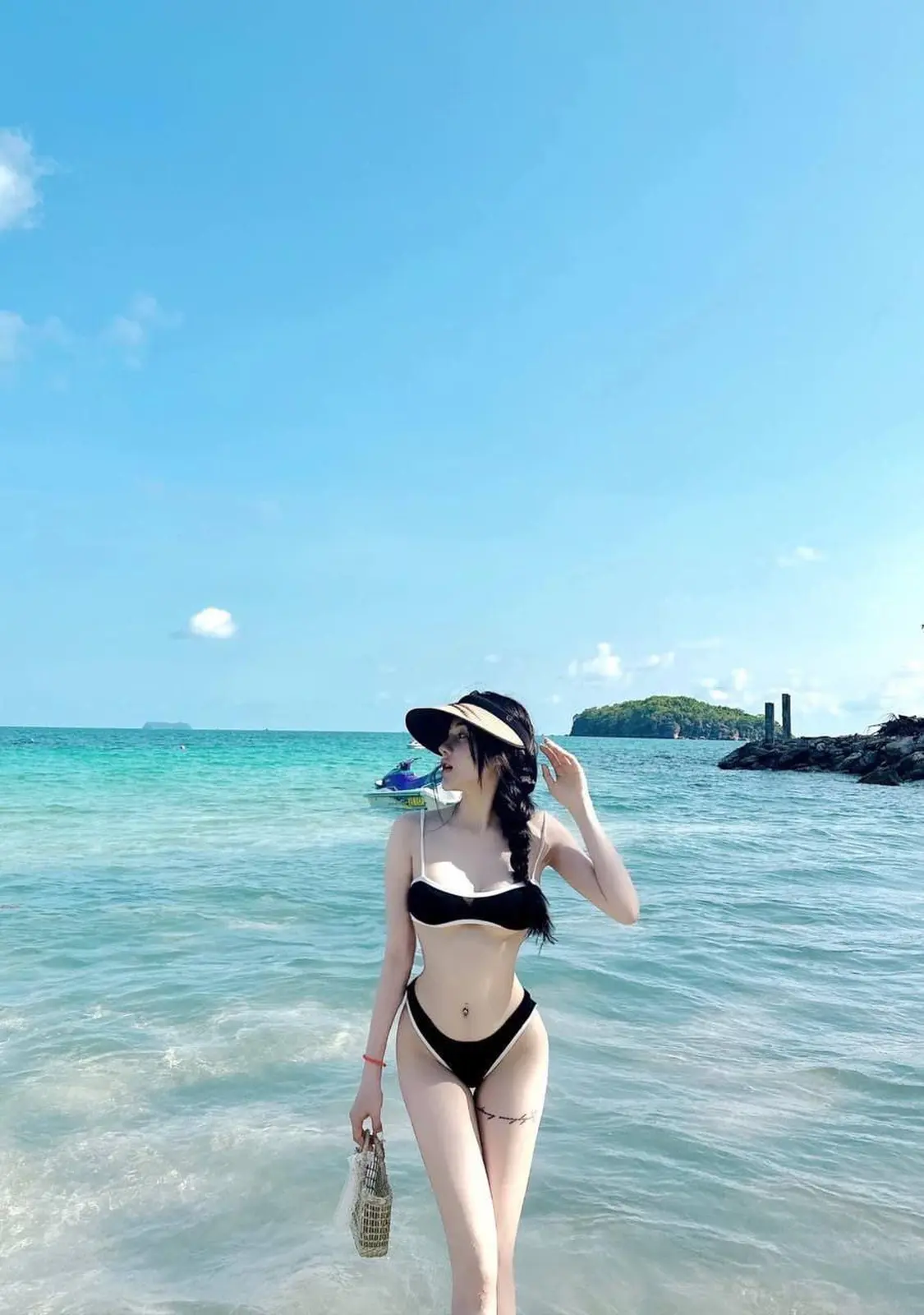 YUKI escort in Dubai