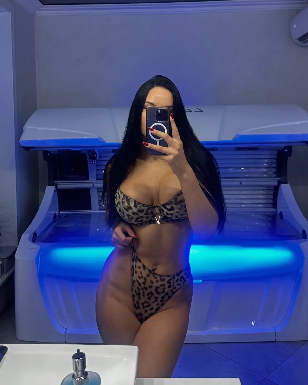 Zlata escort in London