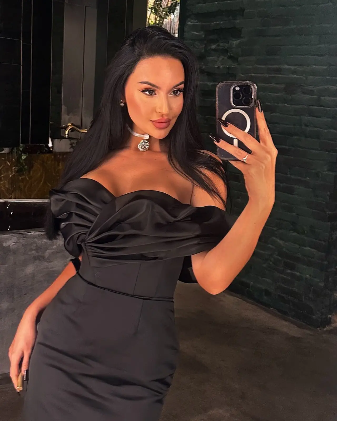 Zlata escort in London